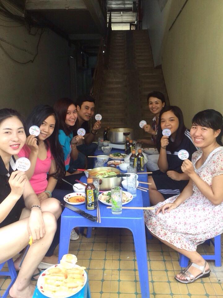 Dân[-]cư[-]Chung[-]cư[-]2,[-]quận[-]Tân[-]Bình[-]hưởng[-]ứng[-]dán[-]sticker[-]"Không[-]xả[-]rác[-]bừa[-]bãi"